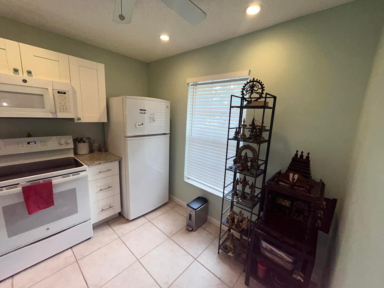 878 Worcester Lane — photo 6