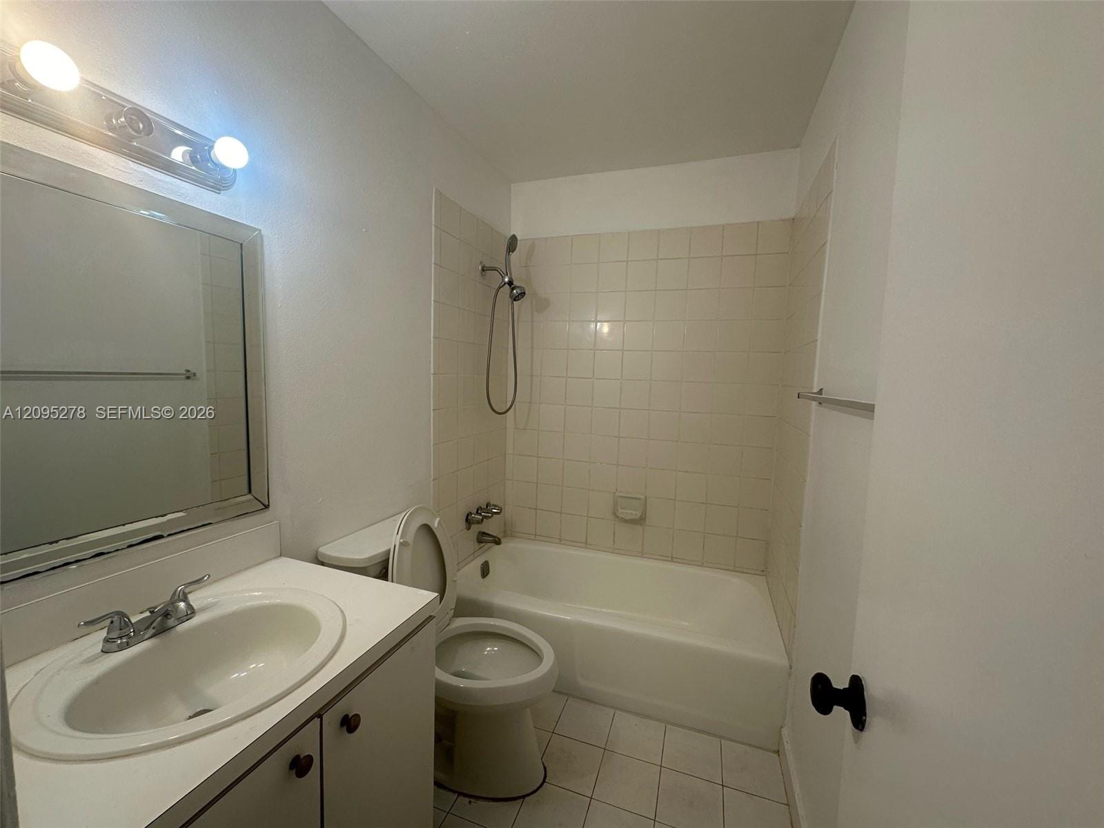 18111 NW 68th Avenue H204, Hialeah, FL 33015 photo 9