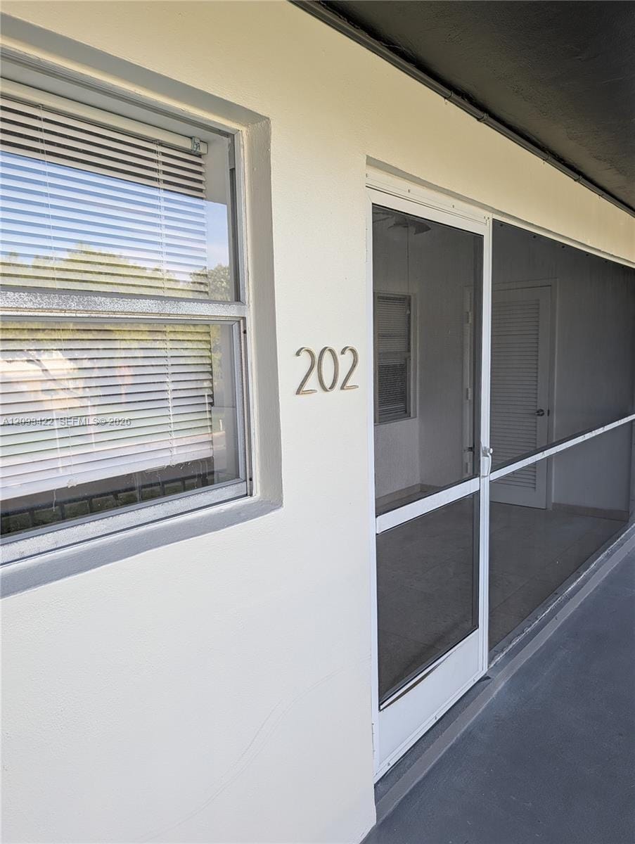 270 Layne Boulevard 202, Hallandale Beach, FL 33009