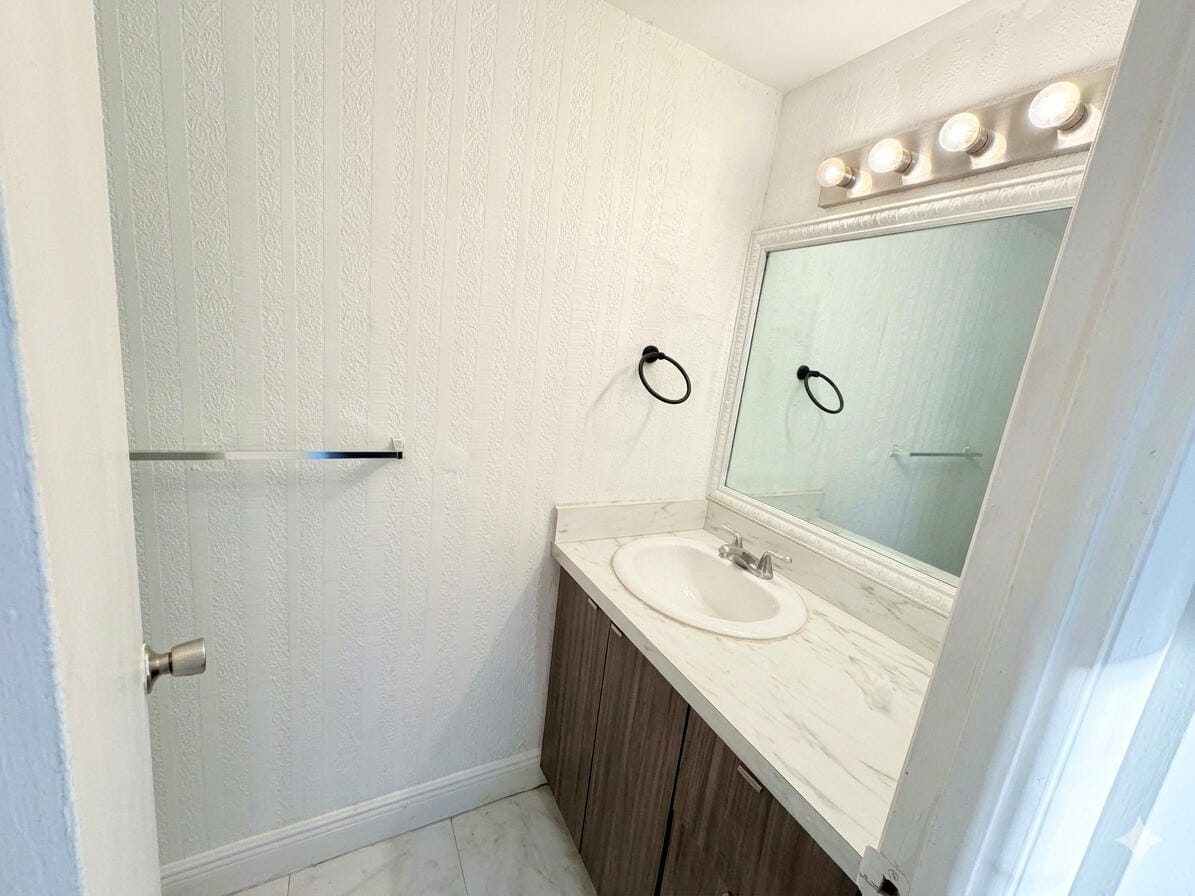 1080 94TH Street 103, Bay Harbor Islands, FL 33154 photo 15