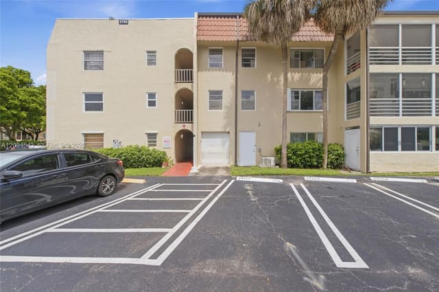 2700 Riverside Drive 302-B, Coral Springs, FL 33065
