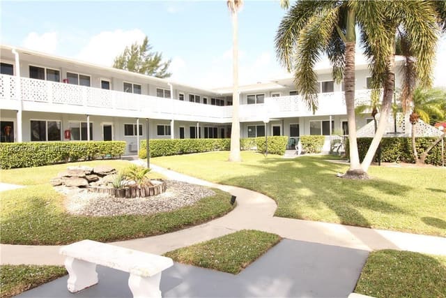 600 Layne Boulevard 123, Hallandale Beach, FL 33009