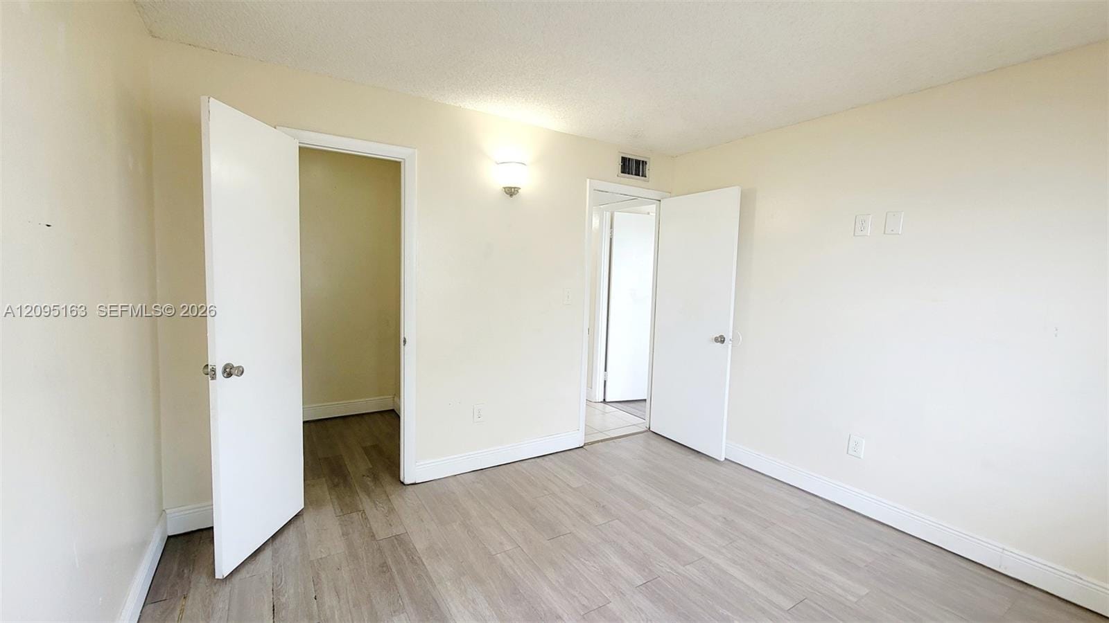 494 NW 165th St Road C-602, Miami, FL 33169 photo 22