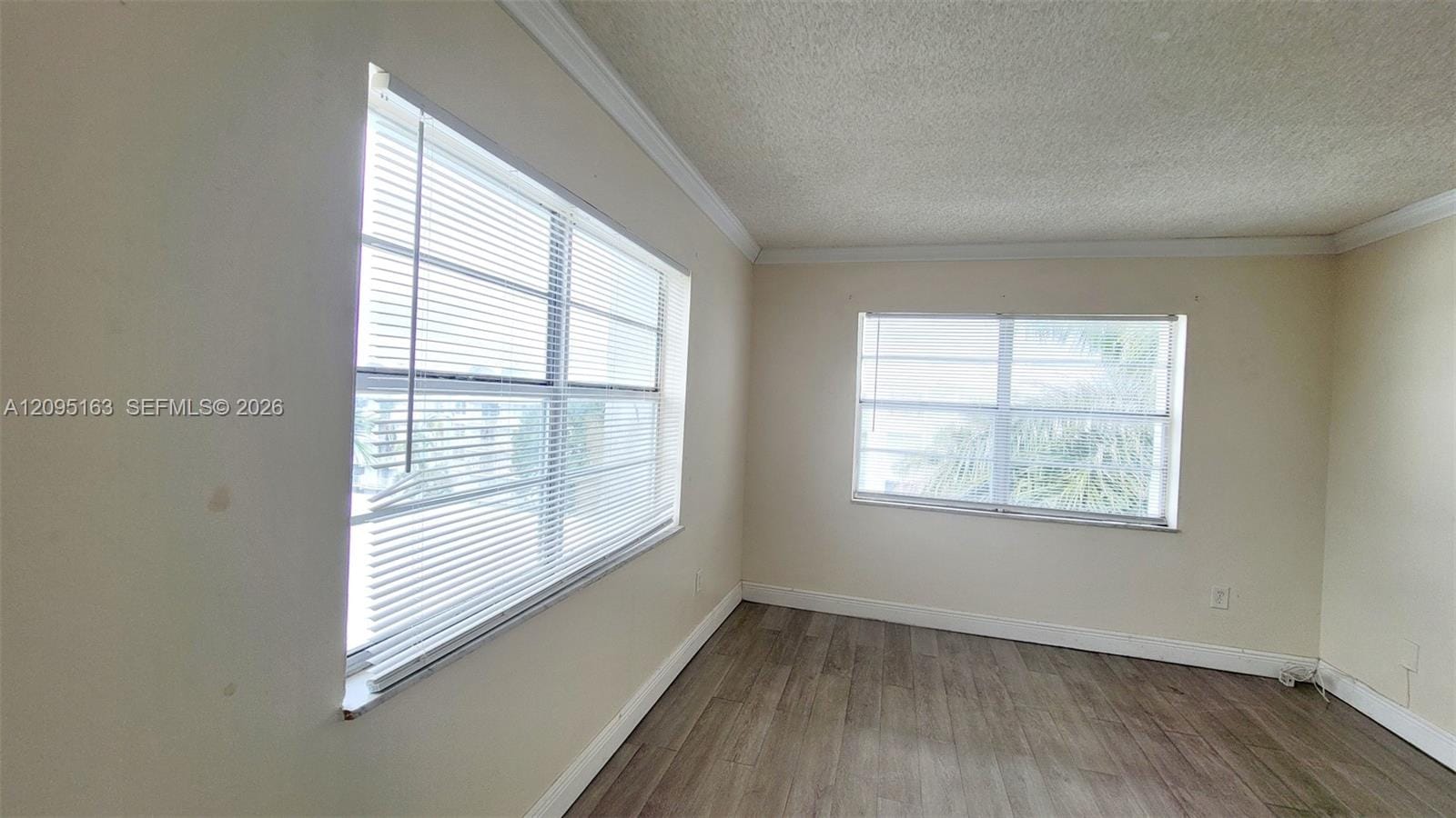 494 NW 165th St Road C-602, Miami, FL 33169 photo 28