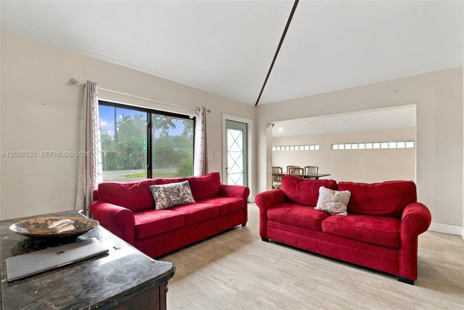 565 East Drive — photo 3