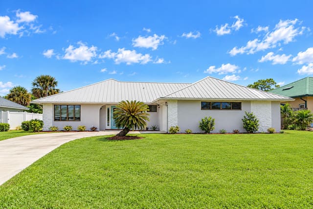 1309 SE Coral Reef Street, Port St. Lucie, FL 34983
