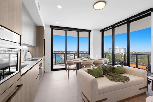 580 72nd Street 612, Miami Beach, FL 33141