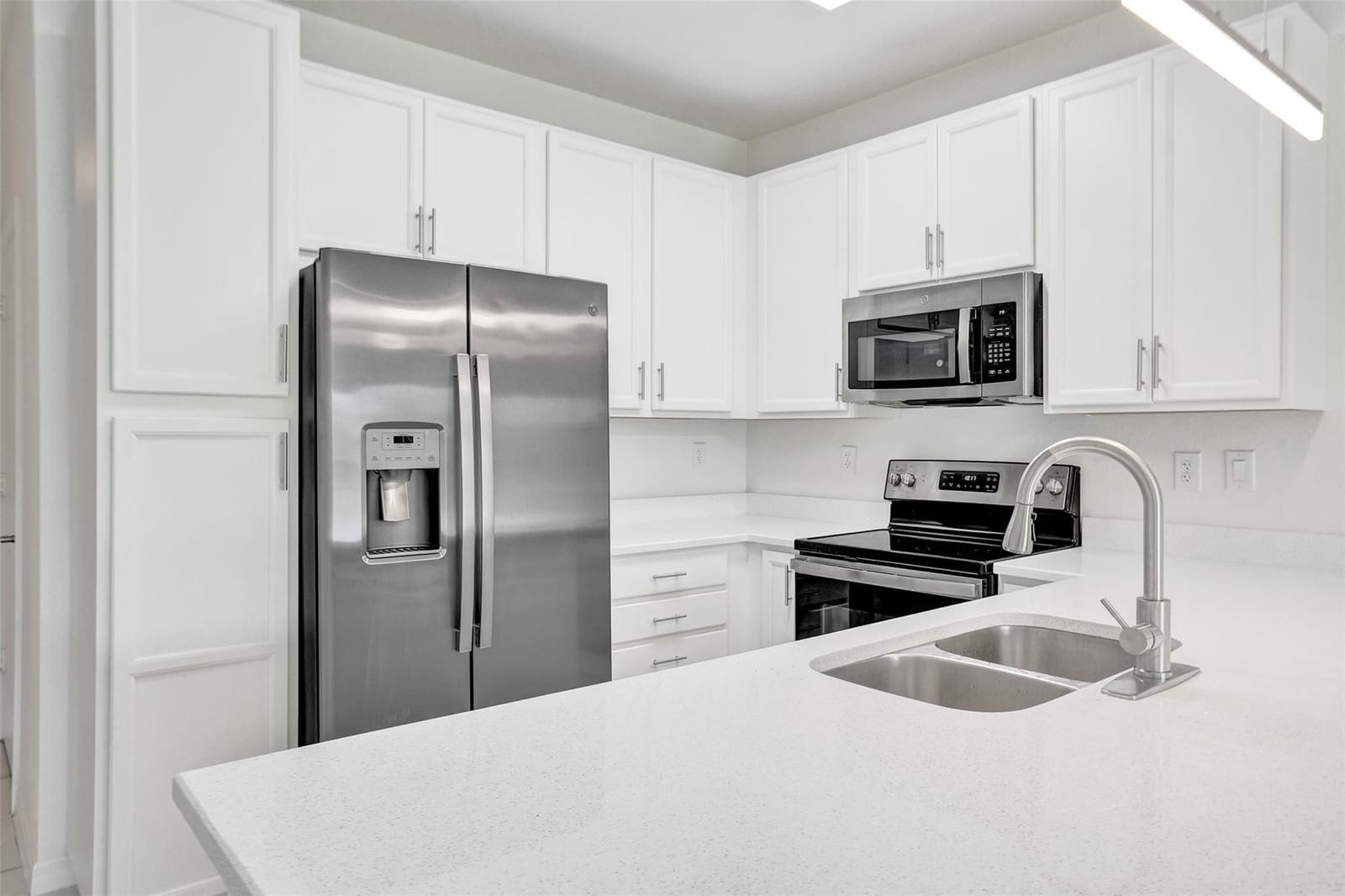 4748 SW 63rd Terrace — photo 4