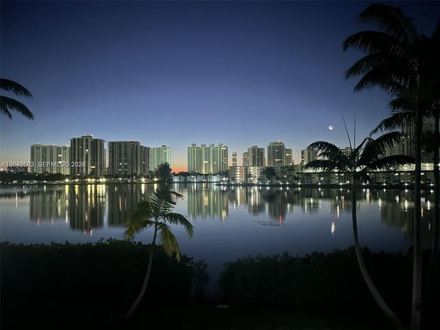 2861 NE Leonard Drive F206, Aventura, FL 33160