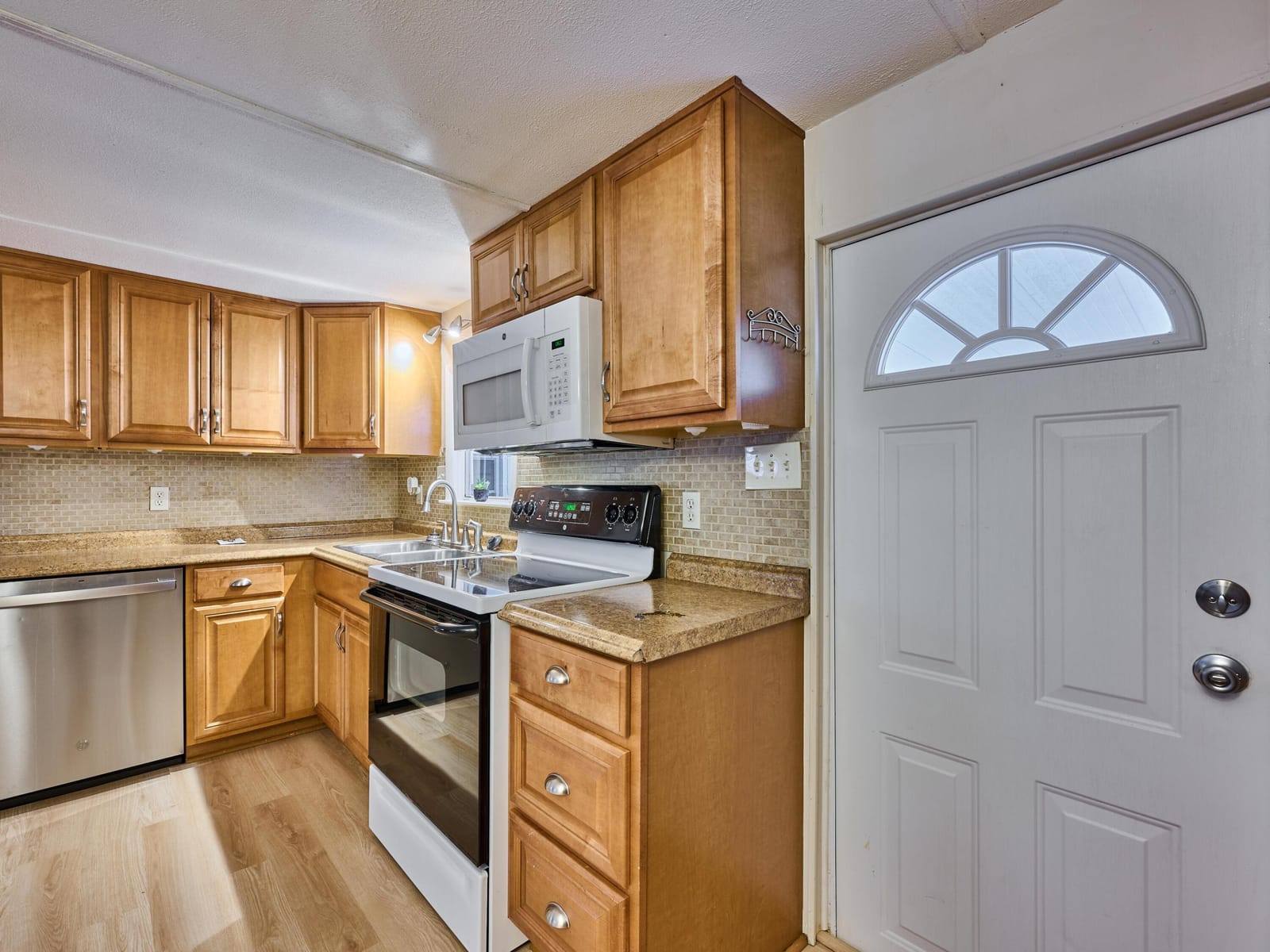7965 SE WREN Avenue — photo 7
