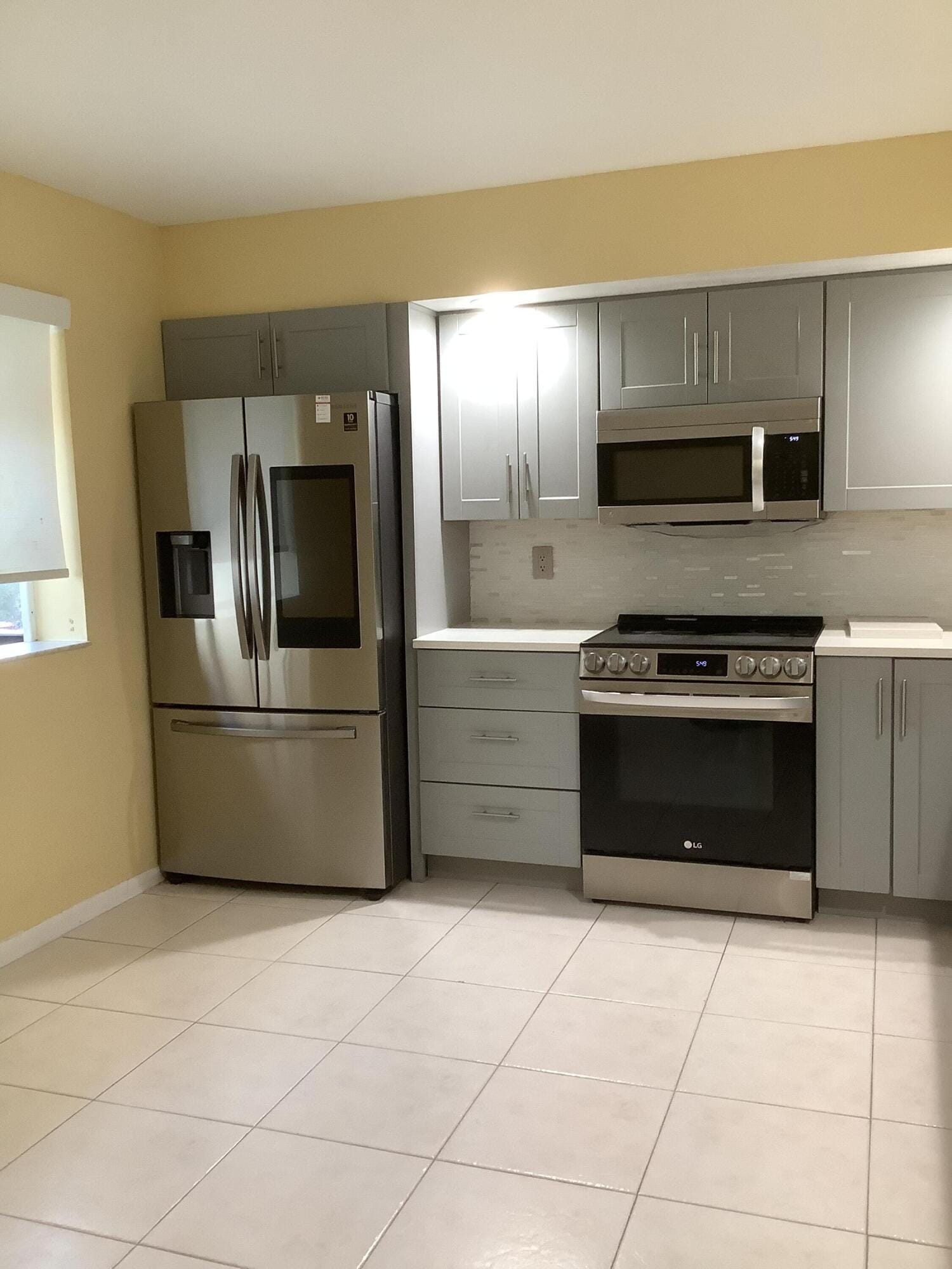 7755 LA MIRADA Drive 31cr — photo 2