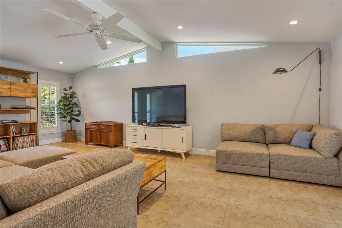 1110 SW 15th Street — photo 2