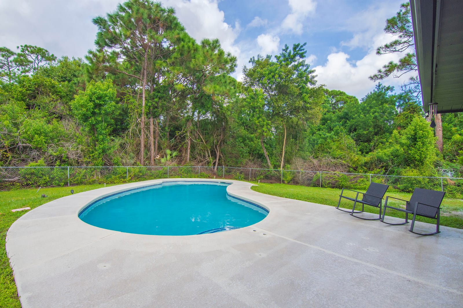 5717 BIRCH Drive — photo 2