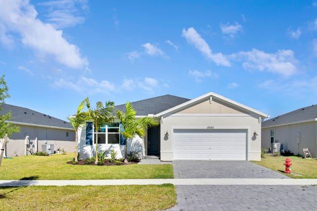 8990 DAHLIA Circle, Port St. Lucie, FL 34986