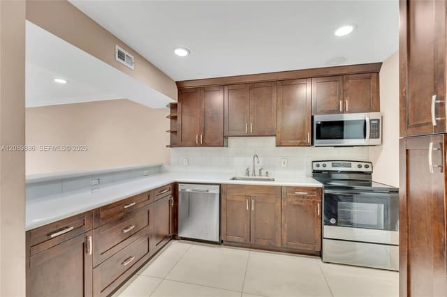 4848 NW 24th Court 118, Lauderdale Lakes, FL 33313