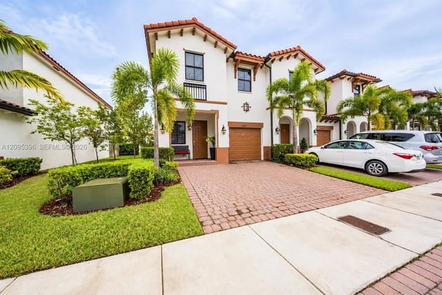 8837 NW 102nd Court, Doral, FL 33178