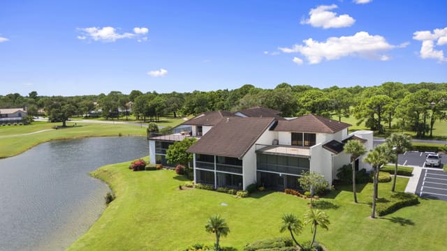 3200 Twin Lakes Terrace 105, Fort Pierce, FL 34951