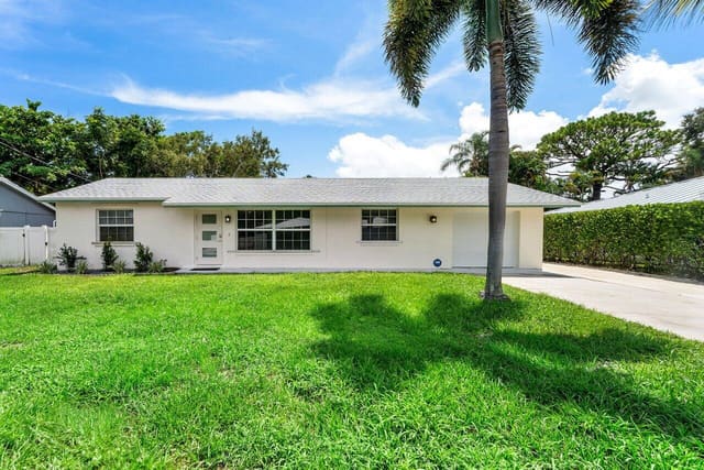 2350 NIKI JO Lane, Palm Beach Gardens, FL 33410
