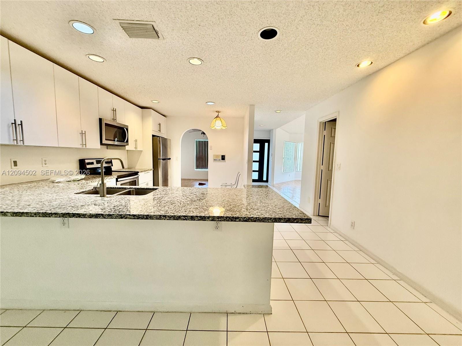 2444 Stonegate Drive — photo 8