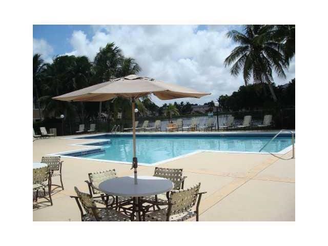 9458 PALM Circle S 9458, Pembroke Pines, FL 33025 photo 7