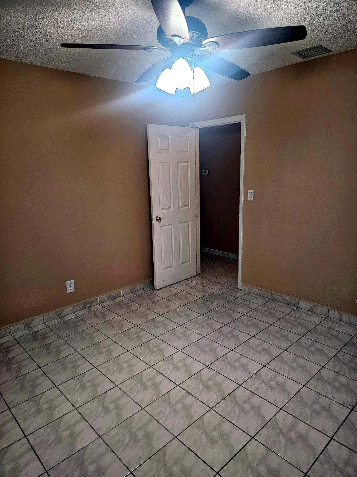 812 NE 2ND Street 2, Hallandale Beach, FL 33009 photo 15