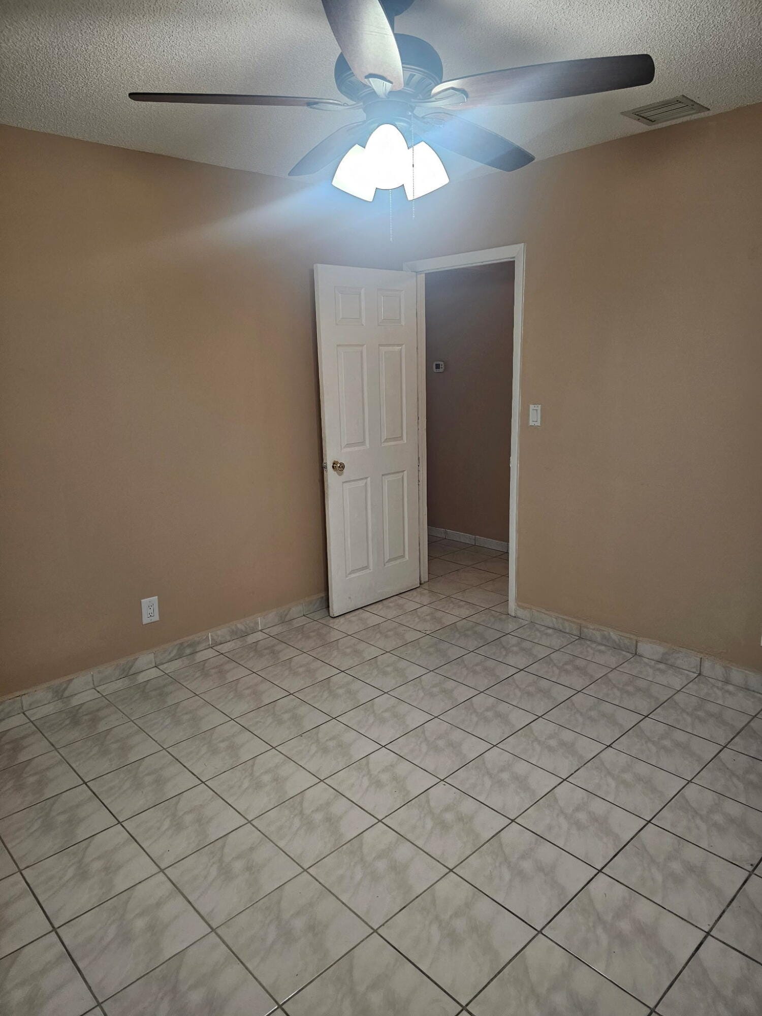812 NE 2ND Street 2, Hallandale Beach, FL 33009 photo 21