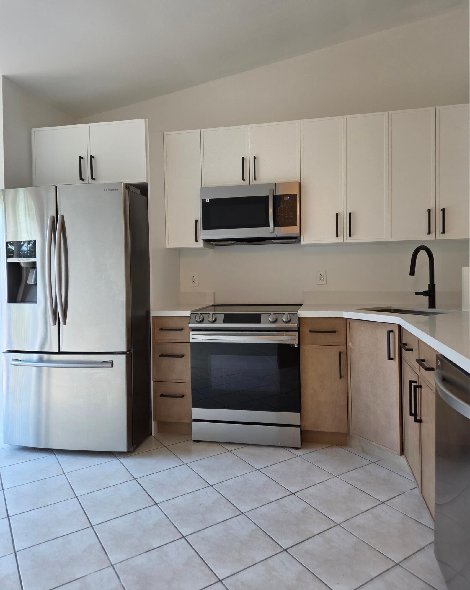 625 SEA PINE Way H — photo 8