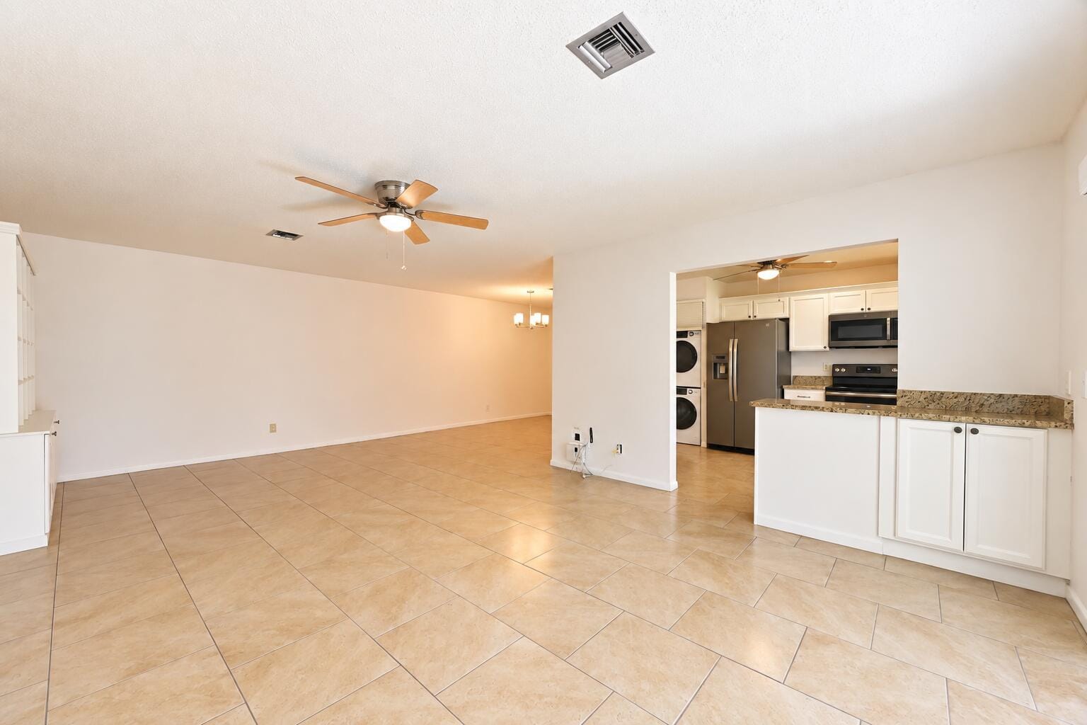 828 TIMBERVIEW Drive A — photo 12