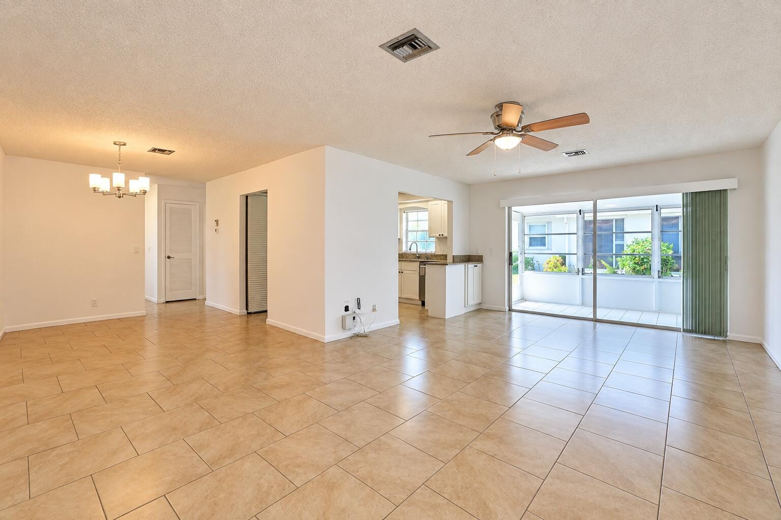 828 TIMBERVIEW Drive A — photo 10