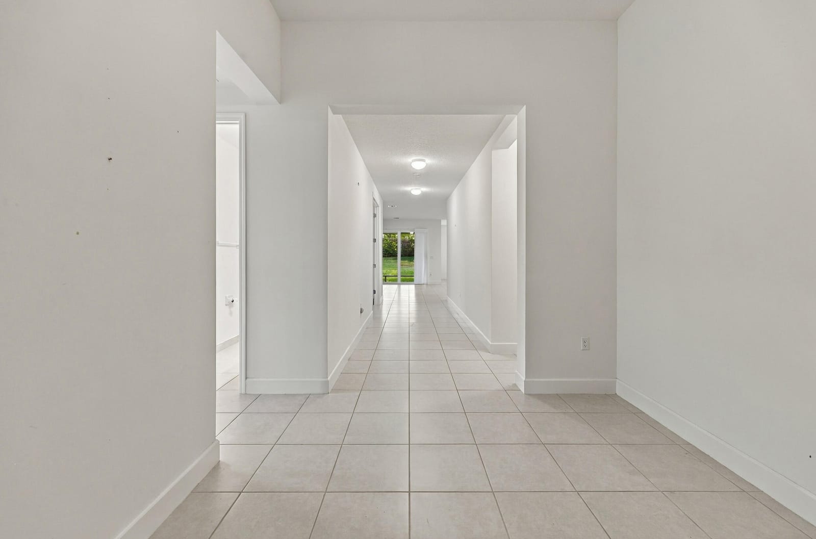 11852 SW Waterford Isle Way, Port St. Lucie, FL 34987 photo 5