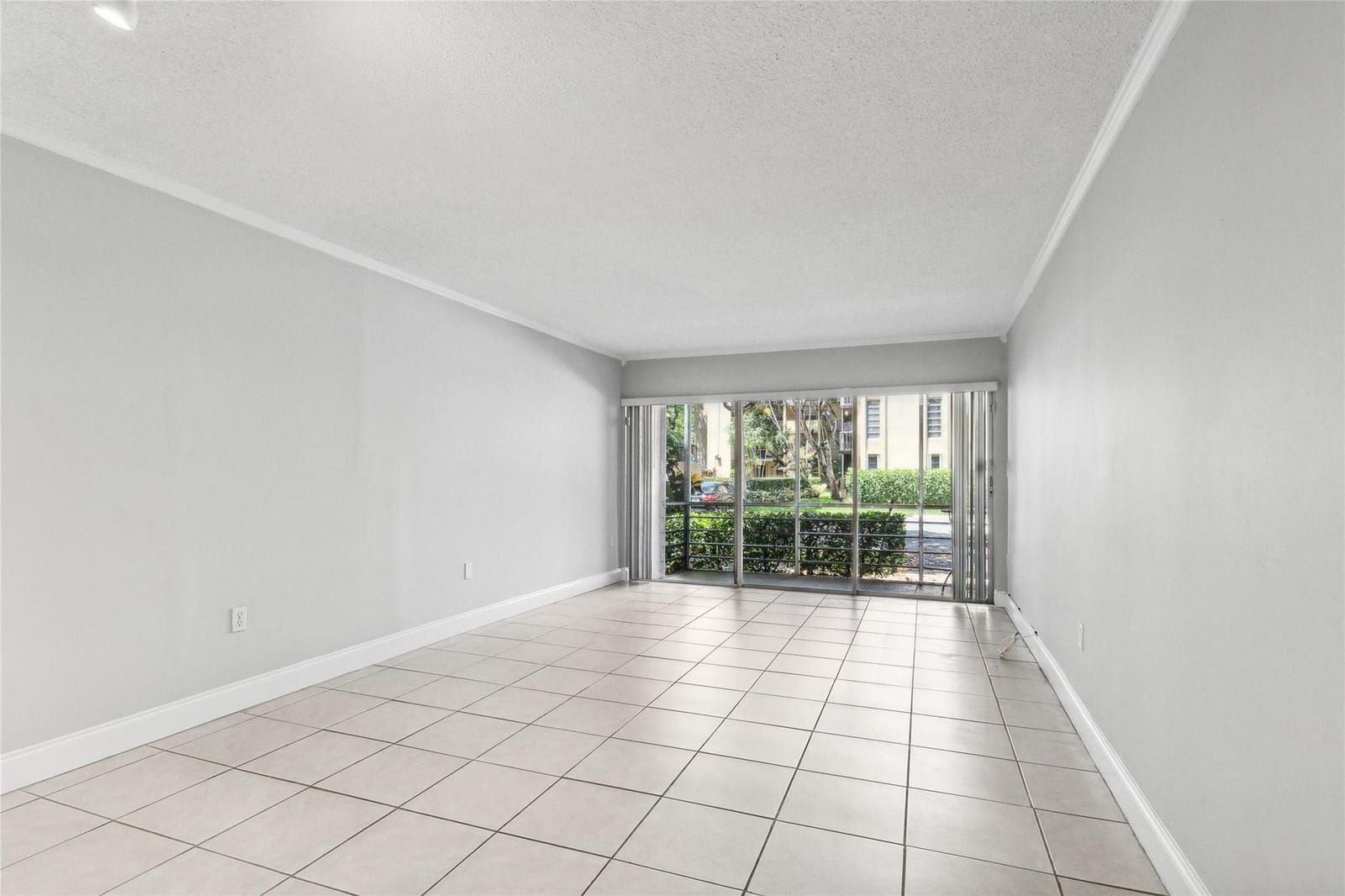 485 N Pine Island Road 105A — photo 2