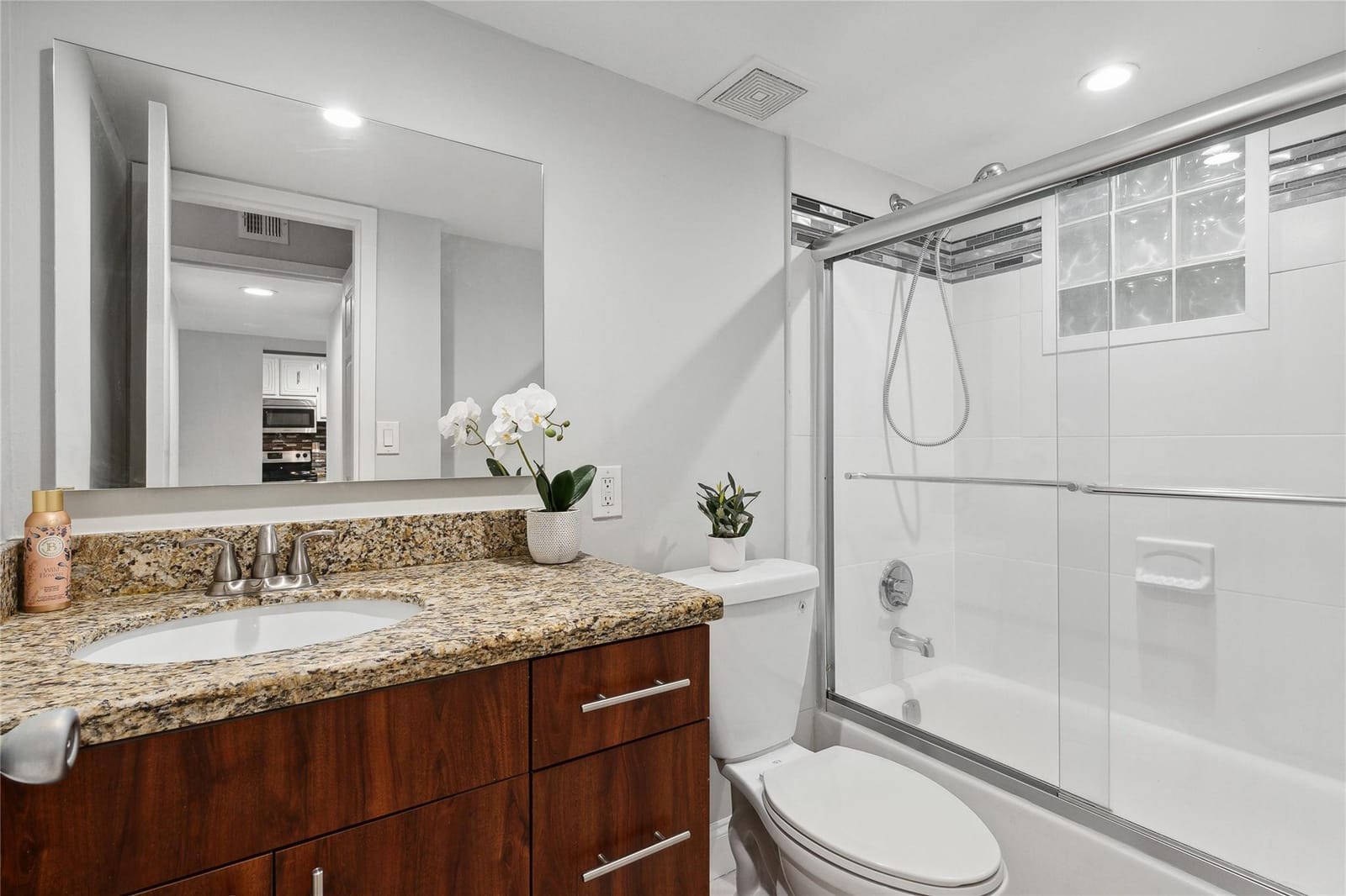 485 N Pine Island Road 105A — photo 10