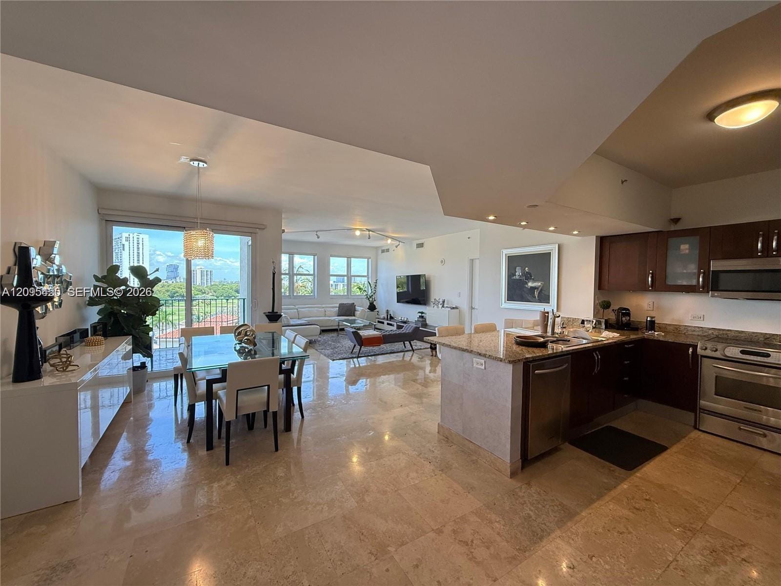 19900 E Country Club Drive 804, Aventura, FL 33180 photo 3