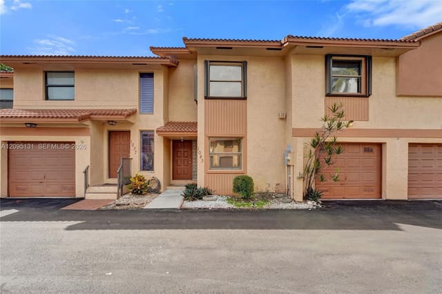 1043 SW 113th Terrace, Pembroke Pines, FL 33025