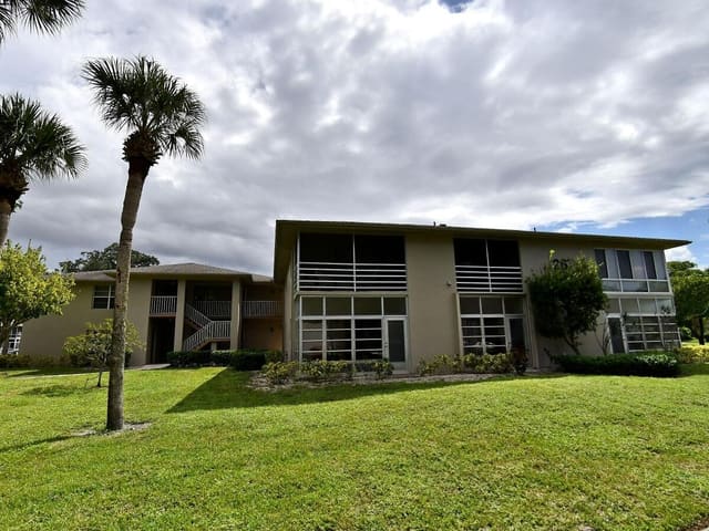 26 Lake Vista Trail 105, Port St. Lucie, FL 34952