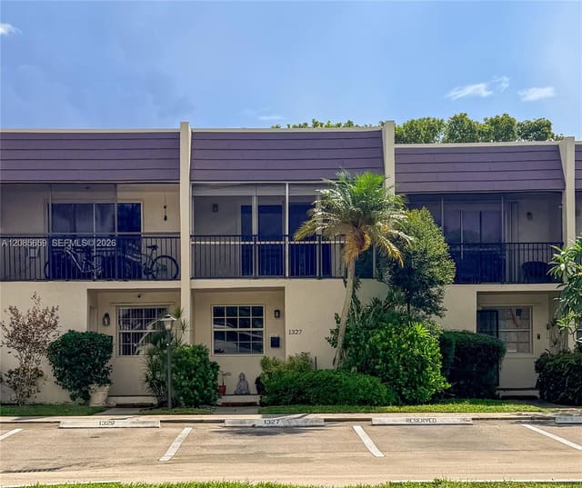 1327 N 15th Avenue 22, Hollywood, FL 33020