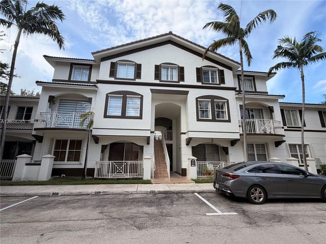 8838 W Flagler Street 208, Miami, FL 33174
