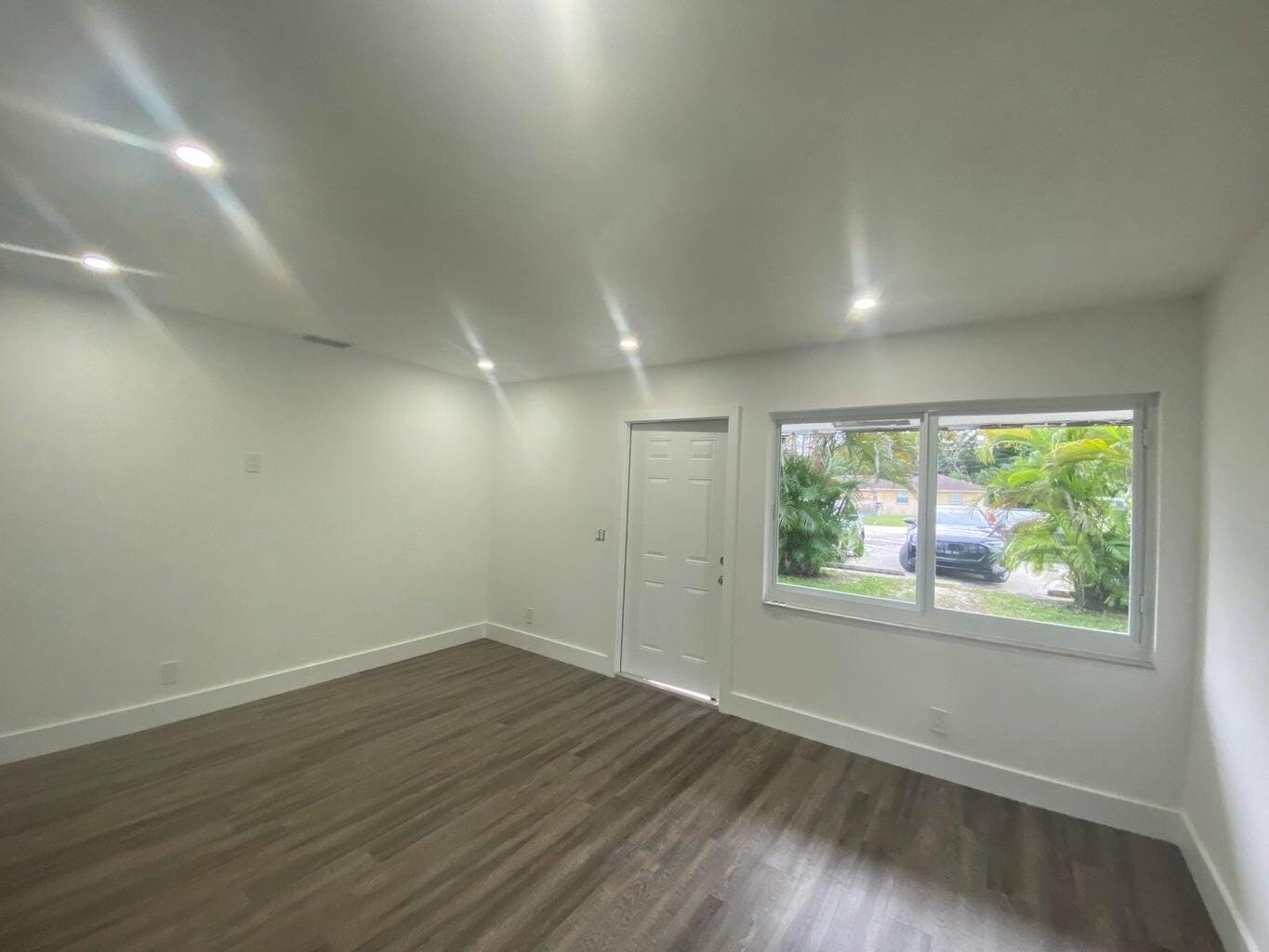 4683 Hairland Drive 1 — photo 4