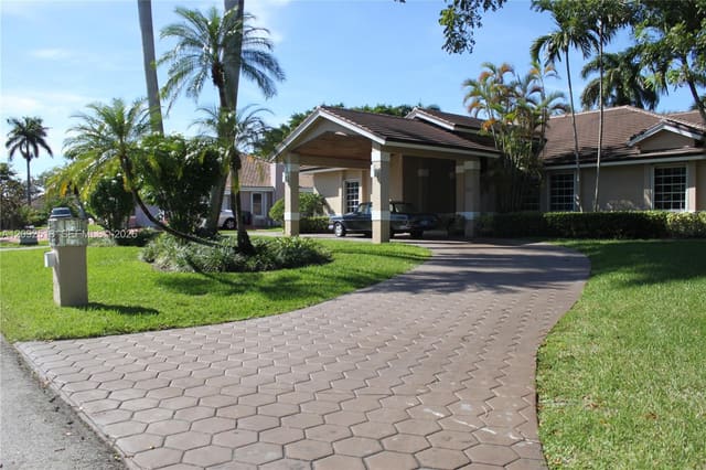 7439 SW 168th Terrace, sold in ZIP 33157, Palmetto Bay, FL