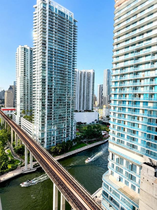 690 SW 1st Court 2318, Miami, FL 33130