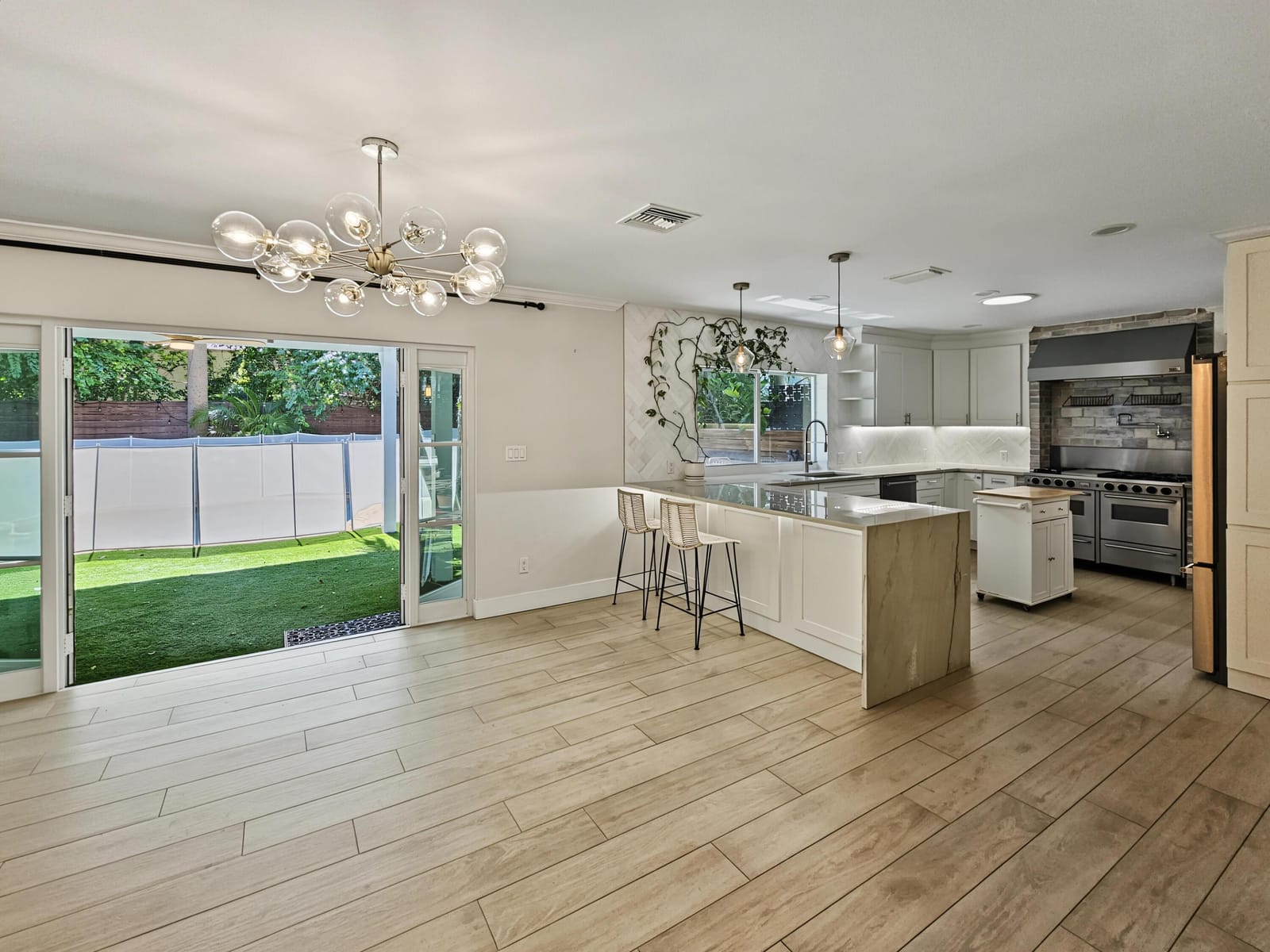 2411 S Olive Avenue, West Palm Beach, FL 33401 photo 11