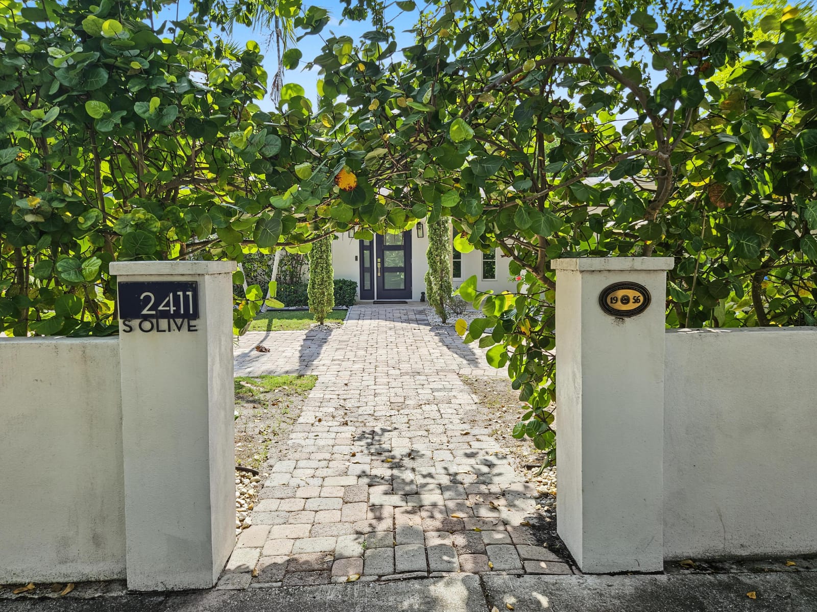 2411 S Olive Avenue, West Palm Beach, FL 33401 photo 4