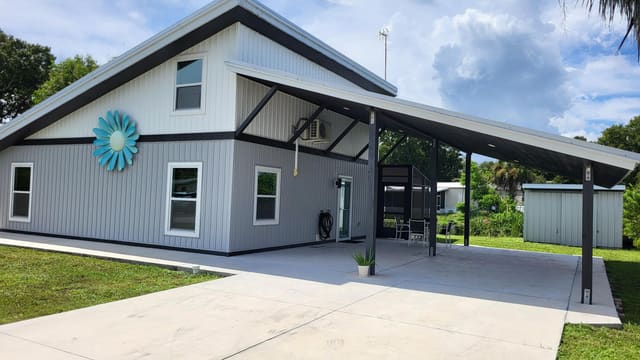 1052 10TH Street, Okeechobee, FL 34974