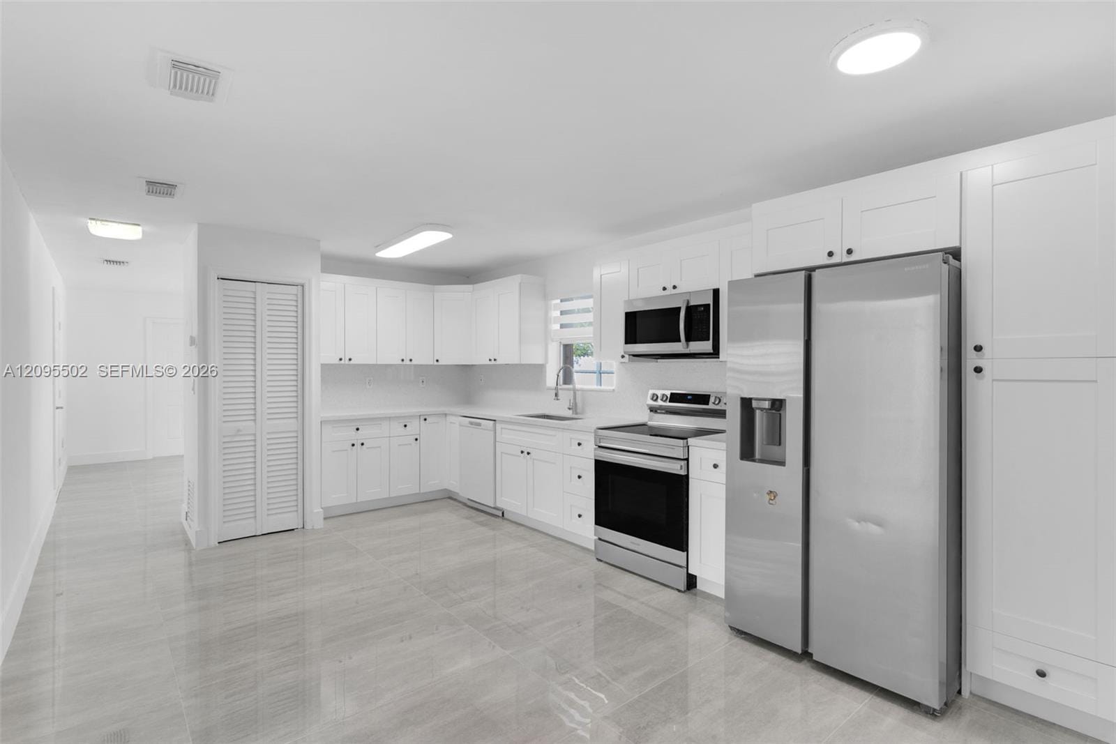 9999 NW 25th Terrace, Doral, FL 33172 photo 8