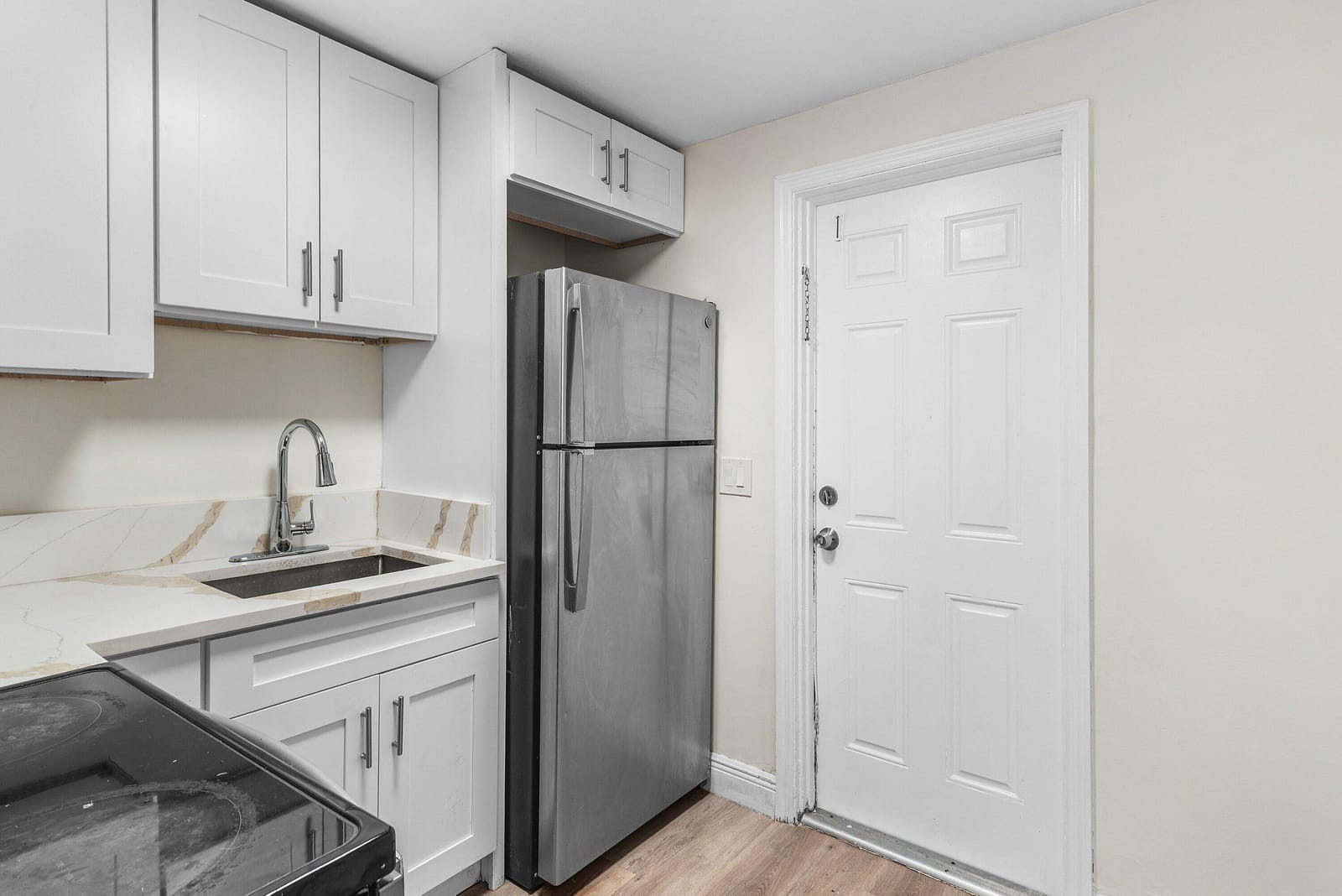 413 N E Street — photo 8