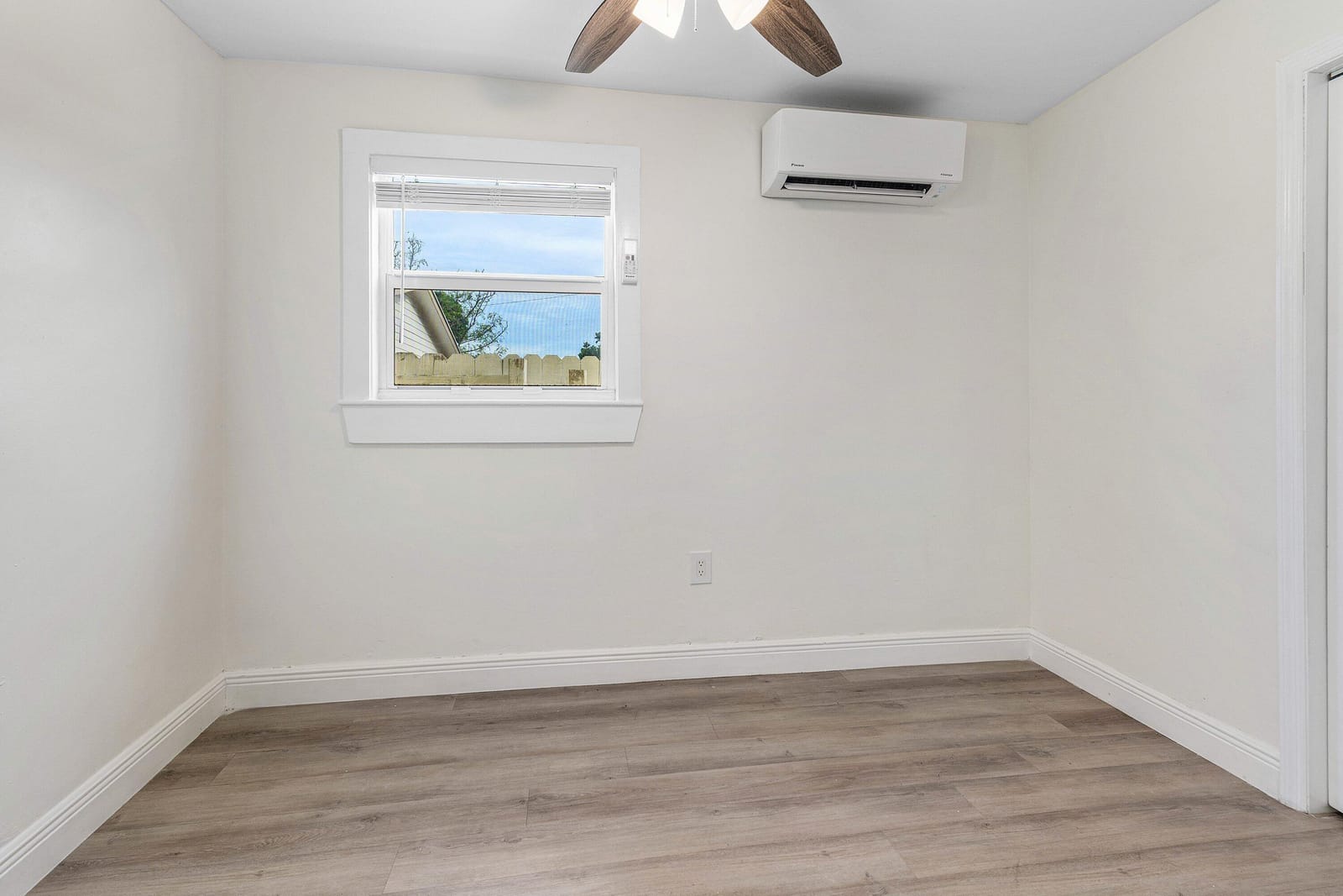 413 N E Street — photo 9
