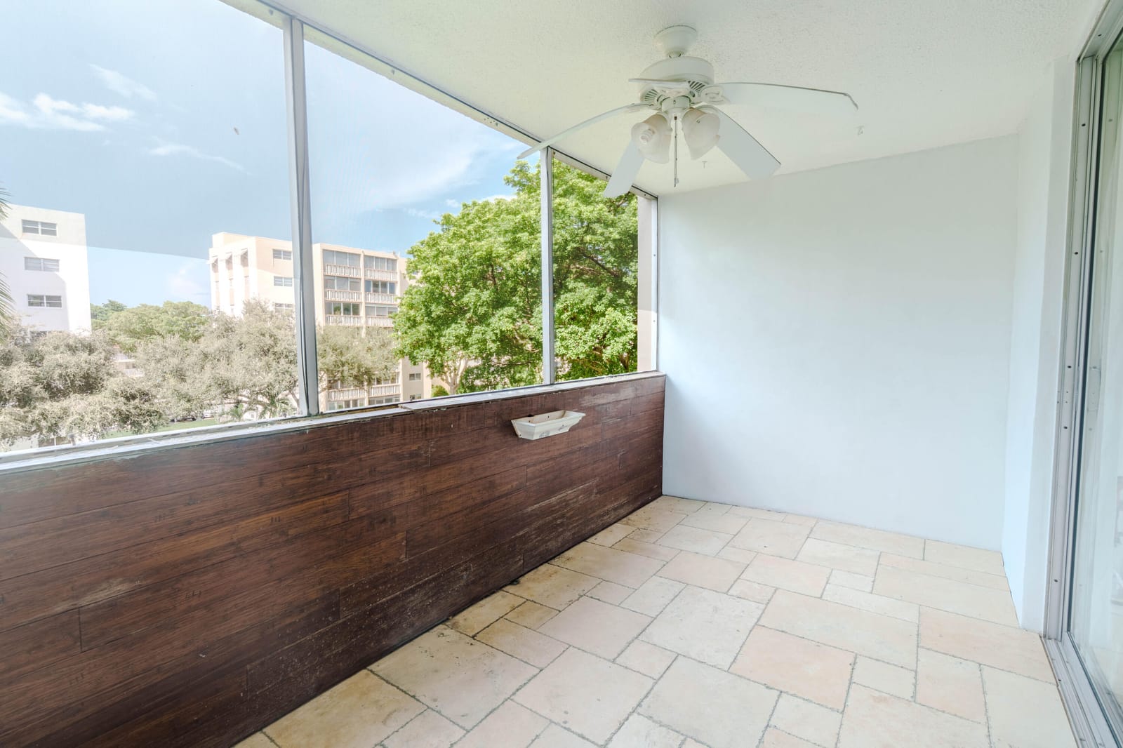 900 NE 12TH Avenue 408, Hallandale Beach, FL 33009 photo 26