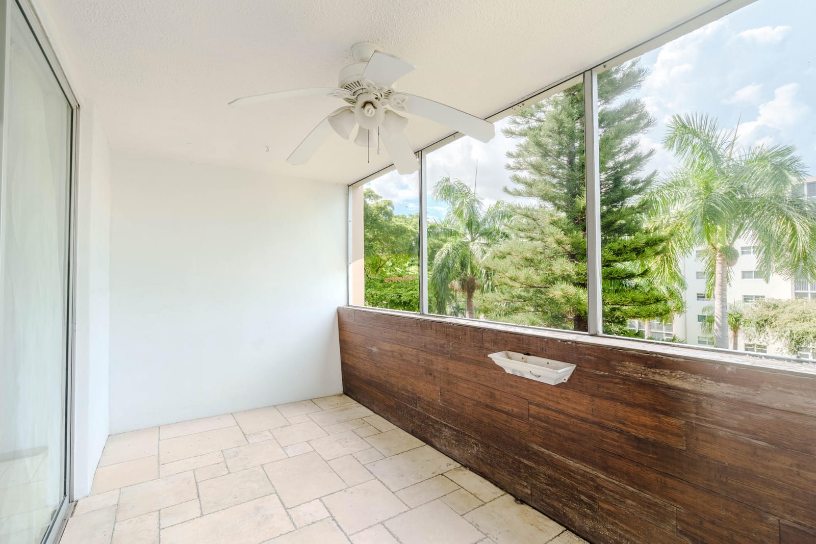 900 NE 12TH Avenue 408, Hallandale Beach, FL 33009 photo 27