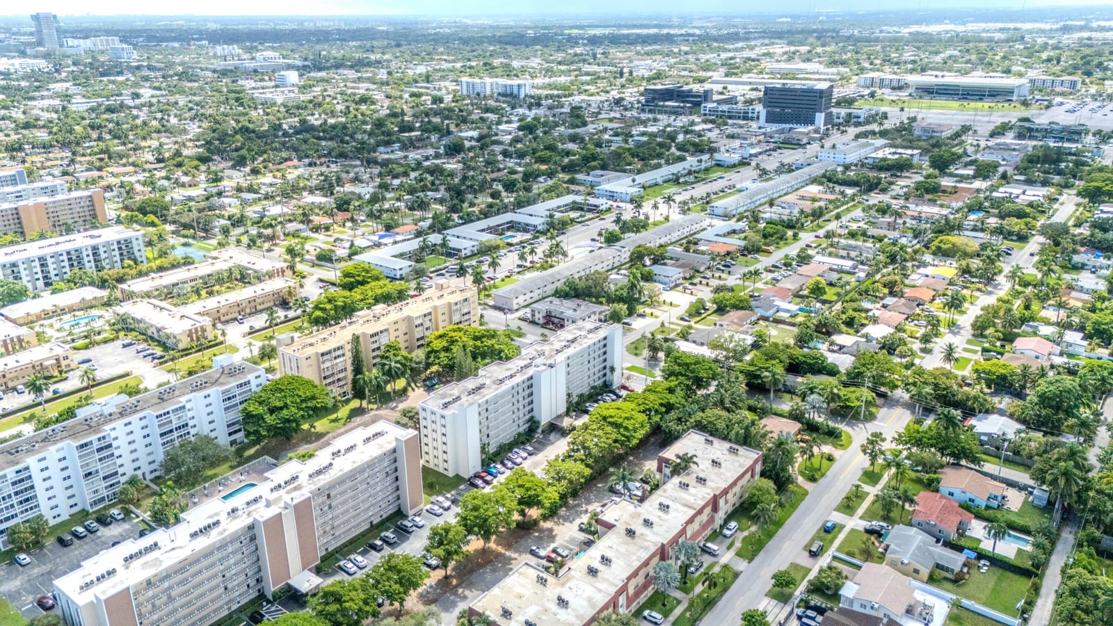 900 NE 12TH Avenue 408, Hallandale Beach, FL 33009 photo 4