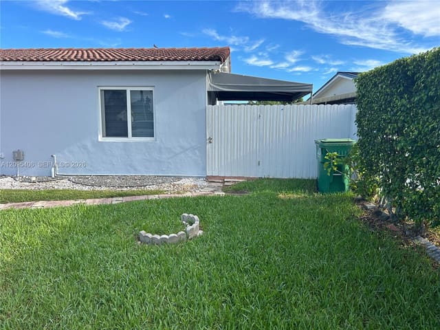 3325 Village Green Drive Efficiency, Miami, FL 33175
